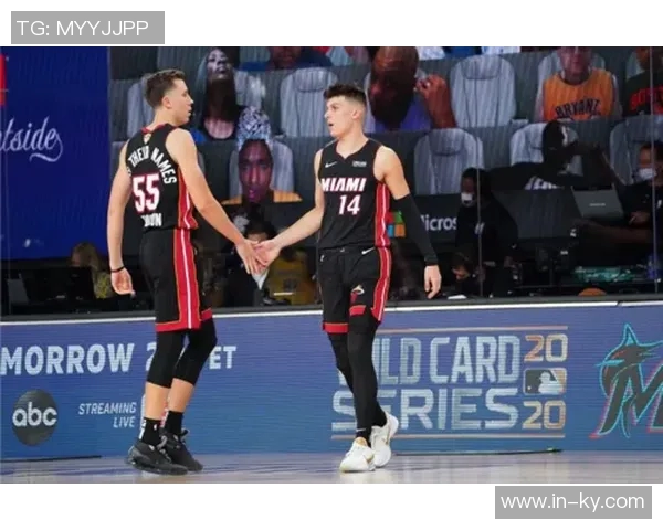 梅里尔外线火力全开10投7中砍下20分5篮板三分球9投6中表现惊艳