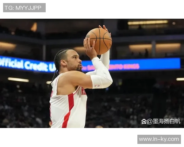 布克半场表现稳定9投4中砍下13分外加1篮板3助攻1抢断助力球队争胜